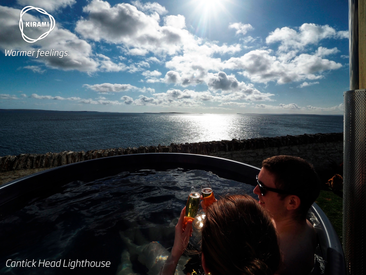 Cantick Head Lighthouse | Beobachten Sie die vorbeiziehenden Orcas und Nordlichter | Kirami - Warmer feelings