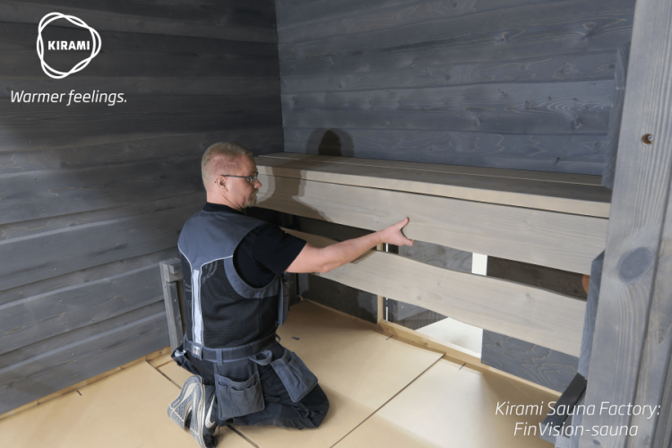 Kari Suutarinen baut eine FinVision Sauna auf | Kirami Sauna Factory 