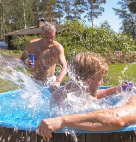 Im finnischen Sommer ist es üblich, ein wenig verrückt zu spielen | Kirami