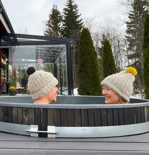 Bademomente draußen sind ein sehr willkommener Ausgleich zum hektischen Familienleben mit Kindern.