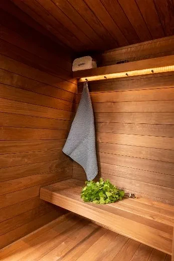 Holen Sie sich eine Umkleidekabine bank als Accessoire für die Umkleidekabine