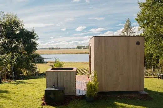 Was für ein tolles Paar! Kirami FinVision® Sauna Tile und die Premium NordicIce S Badefass.