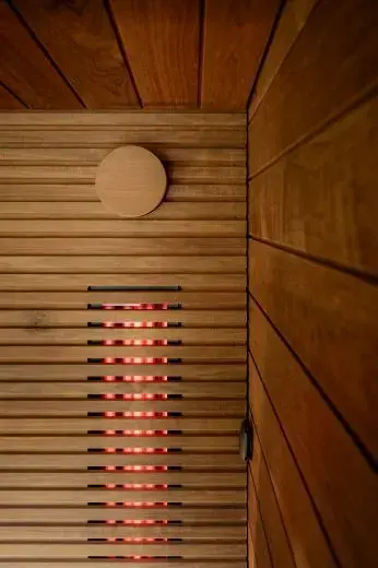 Kirami FinVision® -sauna M Misty, Harvia Virta Combi 10,8 kW - Finnische Sauna